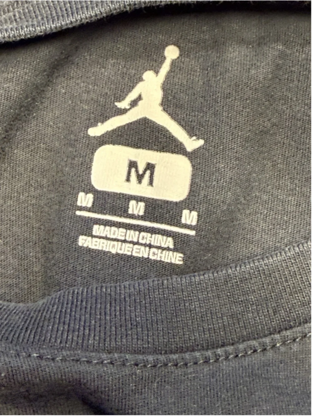 Jordan’s Men’s Medium LongSleeve T-Shirt – Sportswear Altitude Black/Green